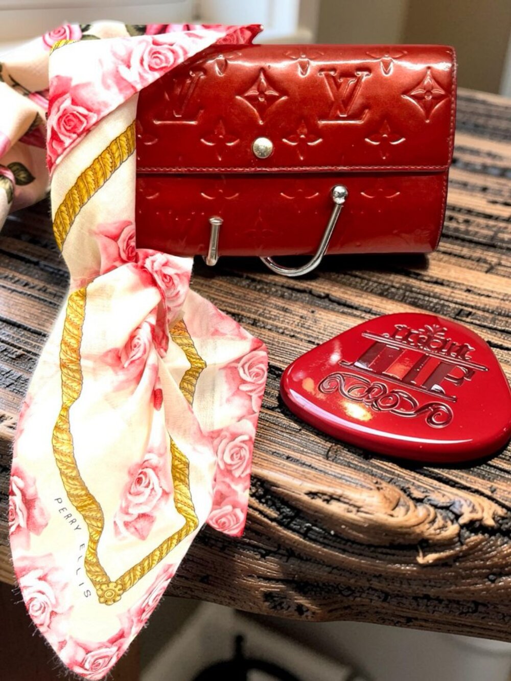 LOUIS VUITTON Vernis Portefeuille Bifold Wallet +FREE P. Ellis Kerchief (14